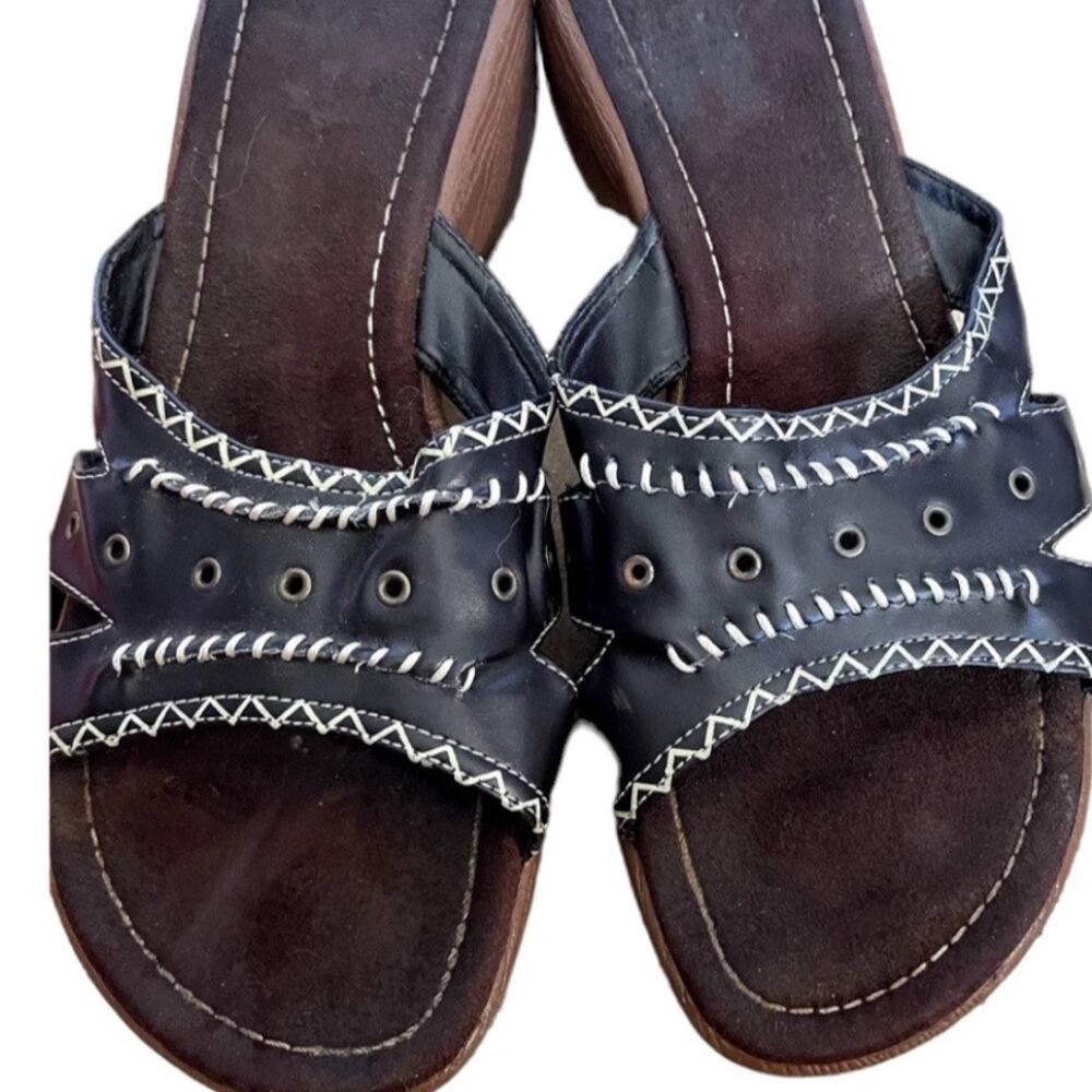 Size 8 Black with  Faux Wood Platform Sandals white trim
